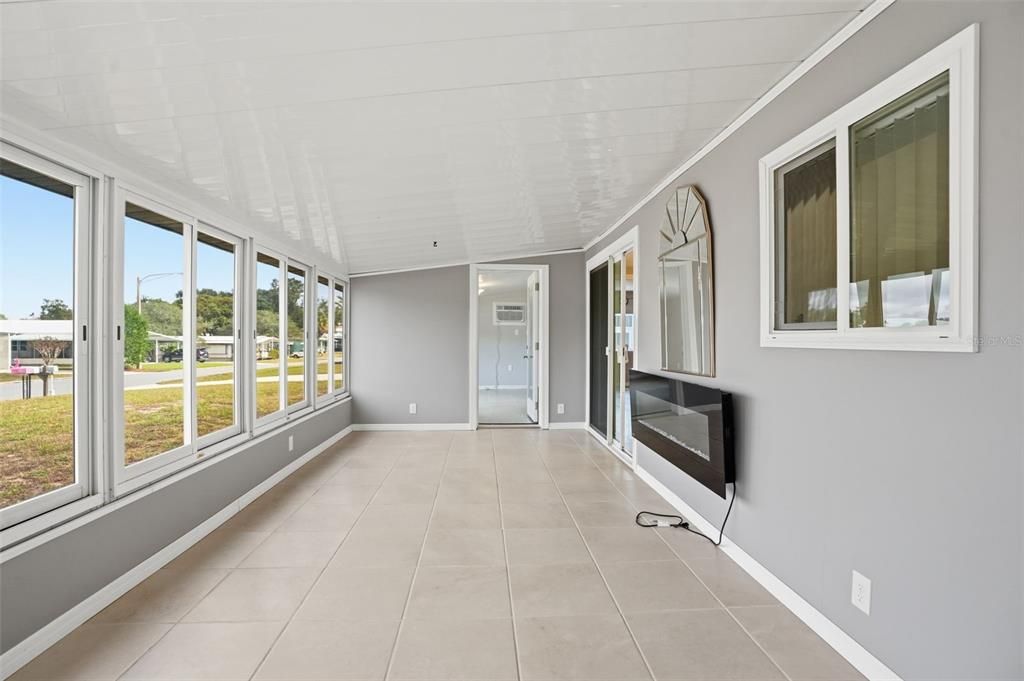 For Sale: $214,900 (2 beds, 2 baths, 1408 Square Feet)