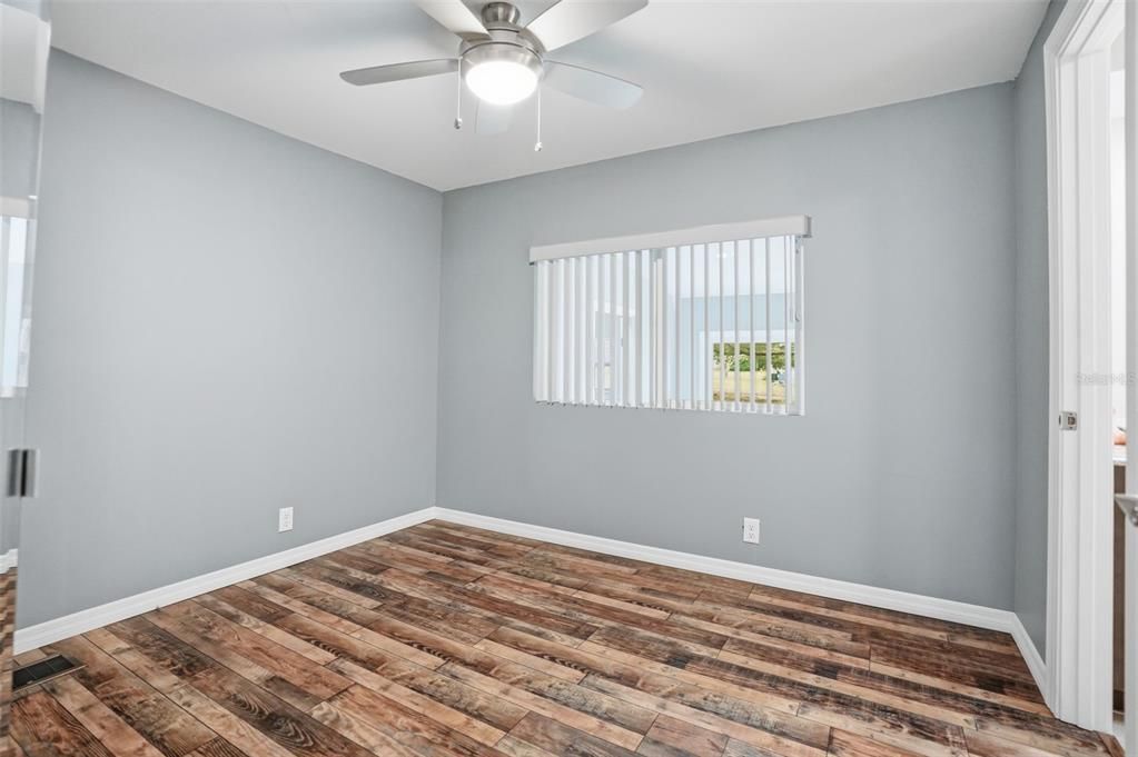 For Sale: $214,900 (2 beds, 2 baths, 1408 Square Feet)