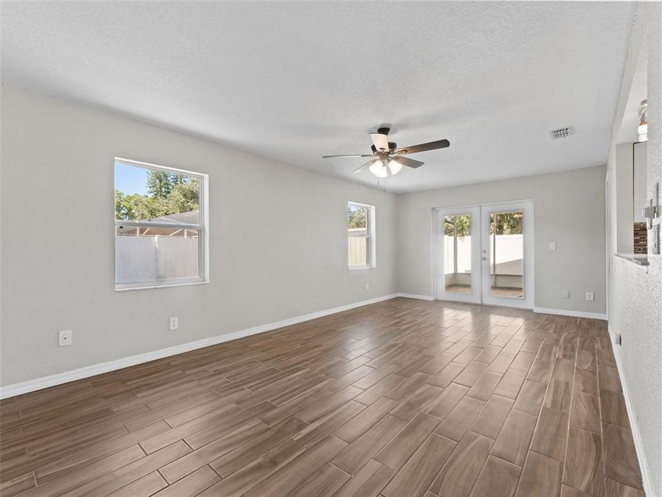 В аренду: $2,150 (3 спален, 2 ванн, 1549 Квадратных фут)