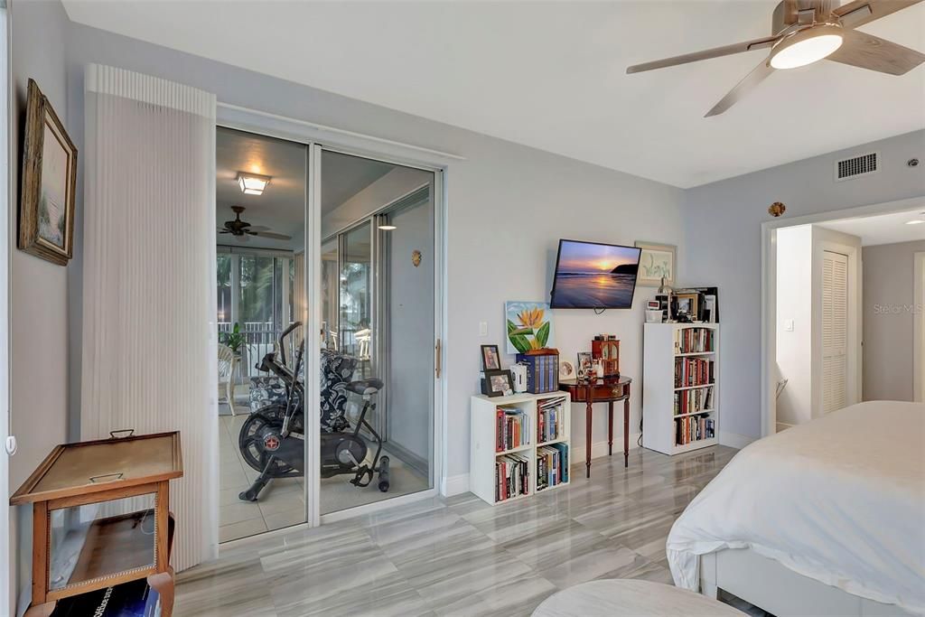 For Sale: $949,000 (3 beds, 2 baths, 2400 Square Feet)