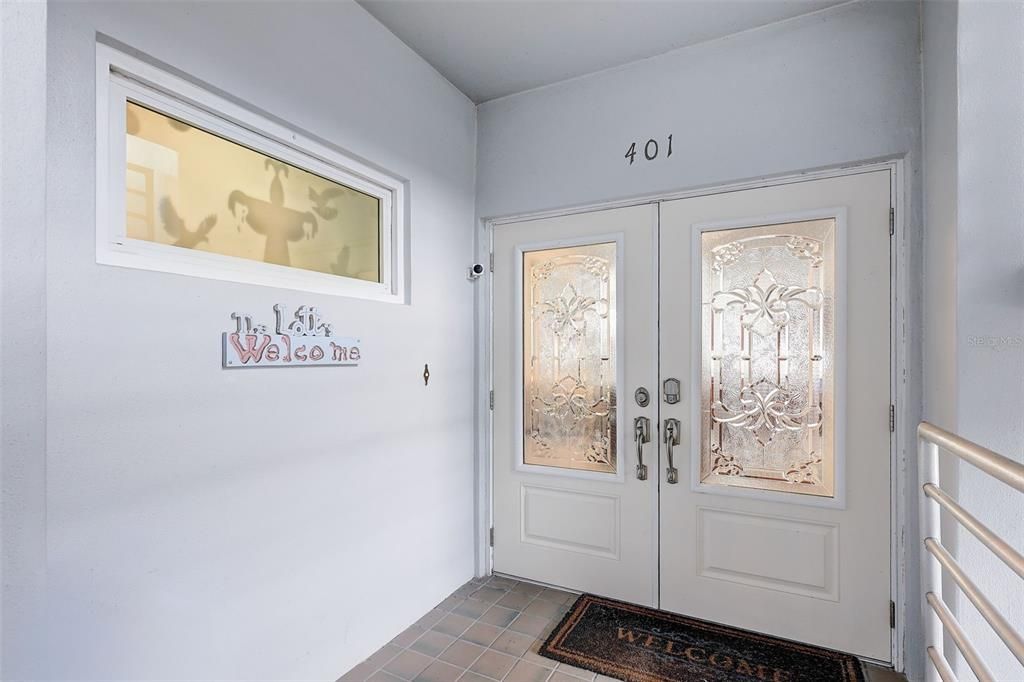 For Sale: $949,000 (3 beds, 2 baths, 2400 Square Feet)