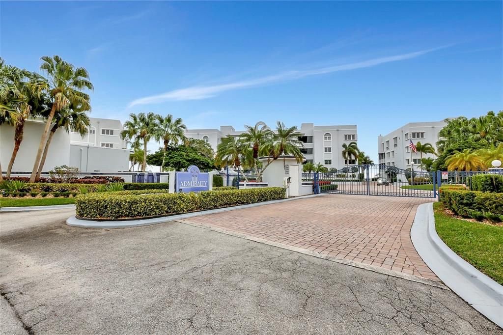 For Sale: $949,000 (3 beds, 2 baths, 2400 Square Feet)