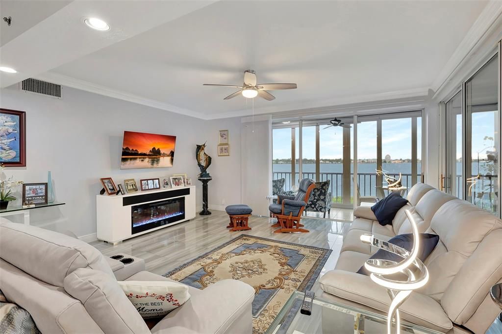 For Sale: $949,000 (3 beds, 2 baths, 2400 Square Feet)