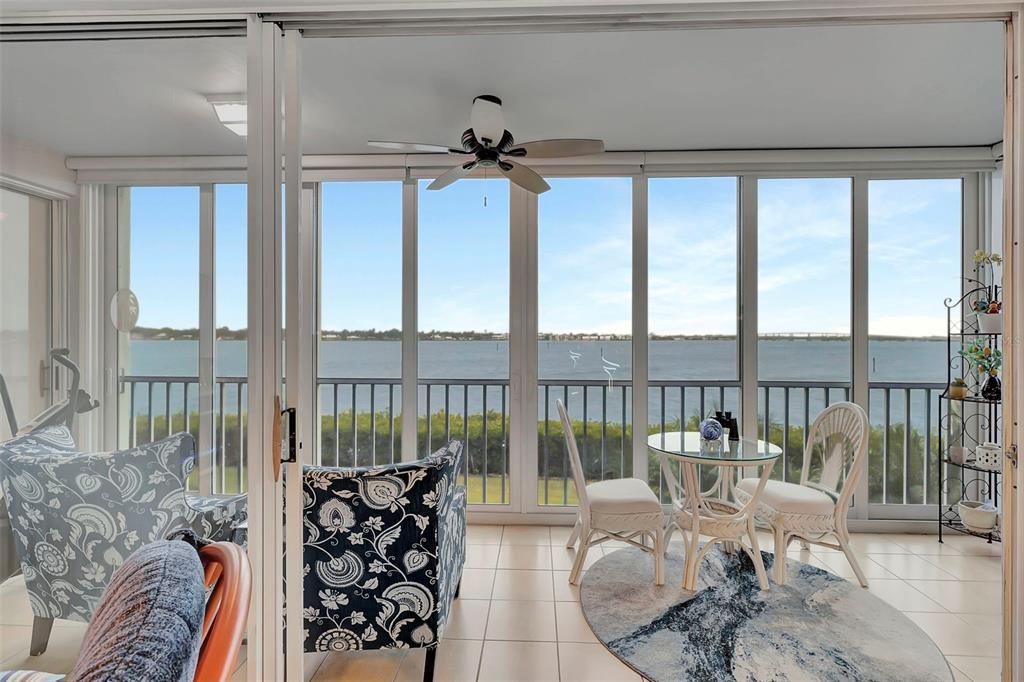 For Sale: $949,000 (3 beds, 2 baths, 2400 Square Feet)