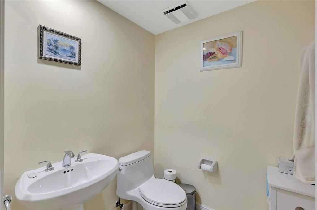 For Sale: $949,000 (3 beds, 2 baths, 2400 Square Feet)