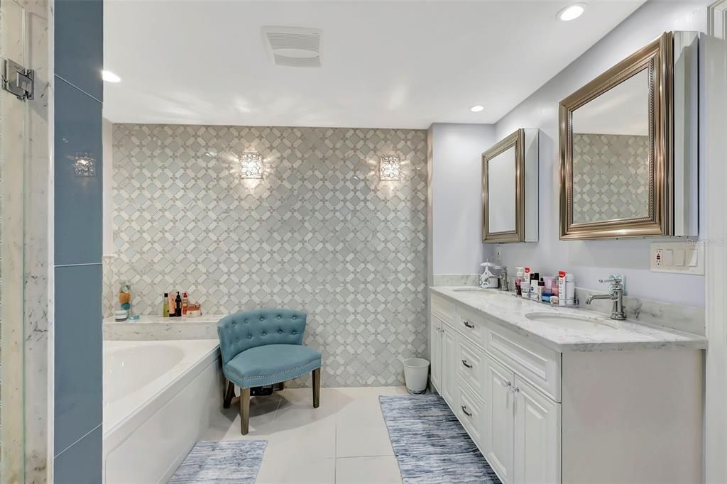 For Sale: $949,000 (3 beds, 2 baths, 2400 Square Feet)