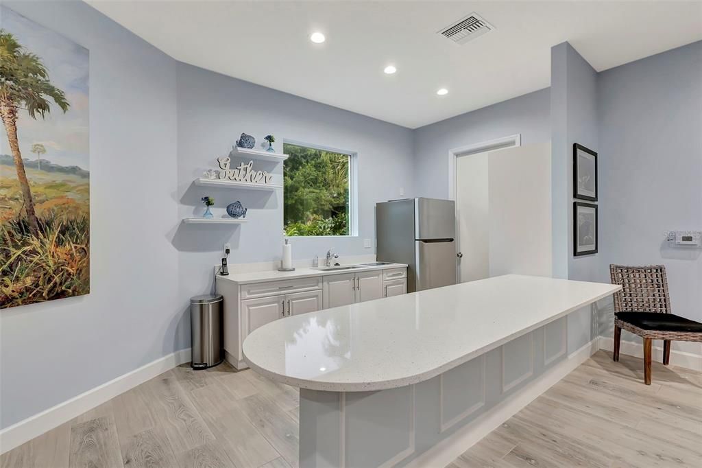 For Sale: $949,000 (3 beds, 2 baths, 2400 Square Feet)