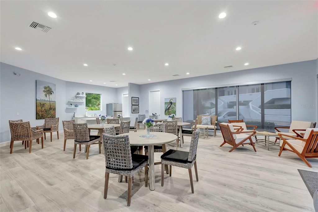 For Sale: $949,000 (3 beds, 2 baths, 2400 Square Feet)