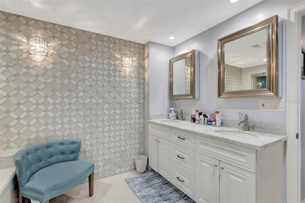 For Sale: $949,000 (3 beds, 2 baths, 2400 Square Feet)