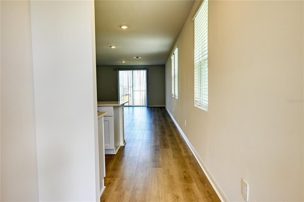 For Rent: $1,990 (4 beds, 2 baths, 1607 Square Feet)