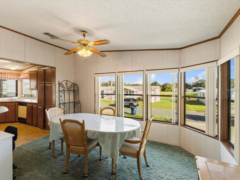 合同活跃: $165,000 (2 贝兹, 2 浴室, 1248 平方英尺)