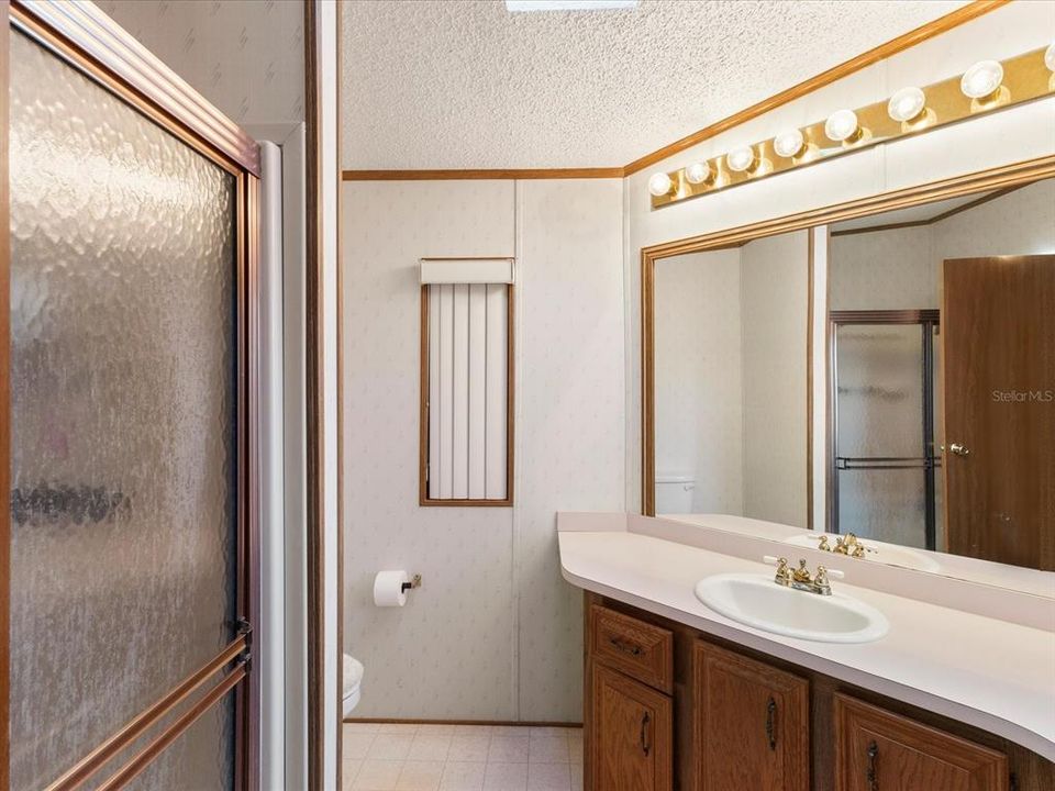 合同活跃: $165,000 (2 贝兹, 2 浴室, 1248 平方英尺)