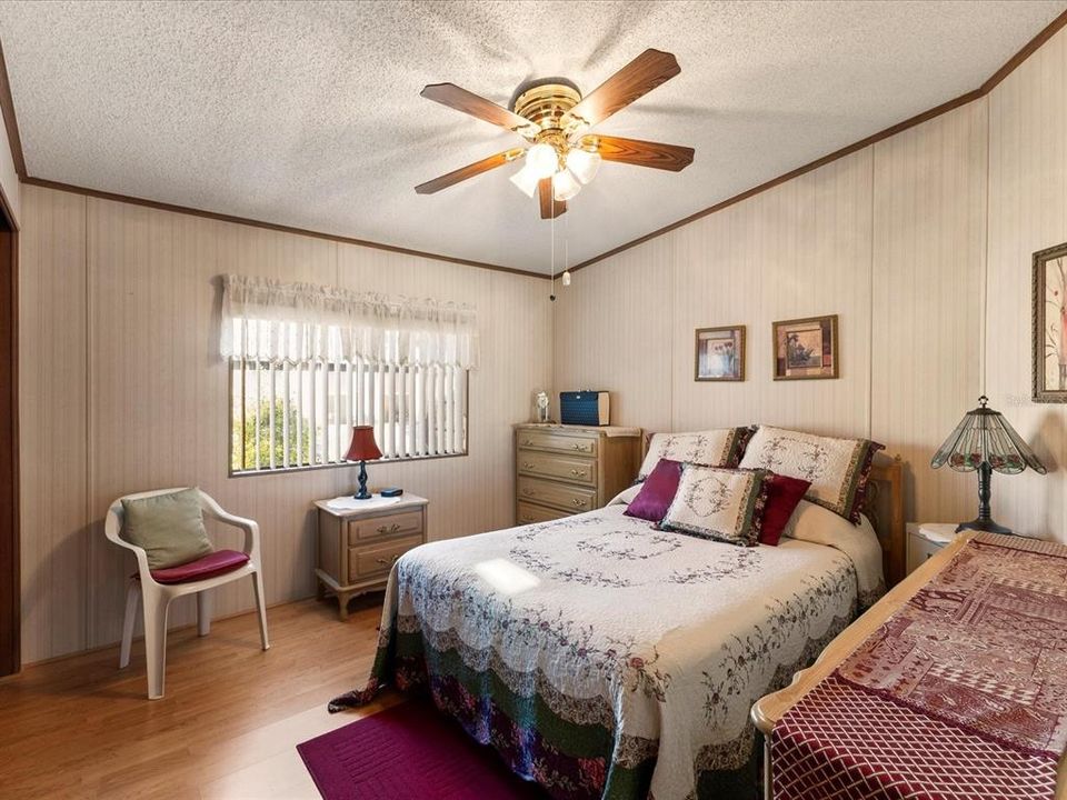 合同活跃: $165,000 (2 贝兹, 2 浴室, 1248 平方英尺)