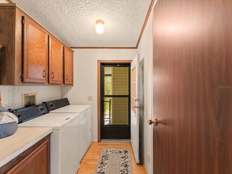 合同活跃: $165,000 (2 贝兹, 2 浴室, 1248 平方英尺)