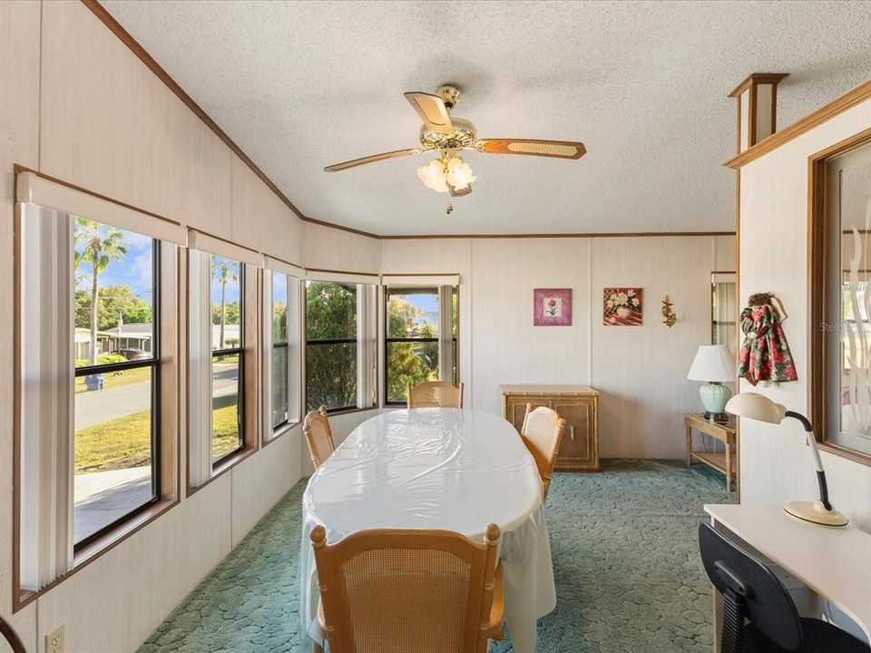 合同活跃: $165,000 (2 贝兹, 2 浴室, 1248 平方英尺)