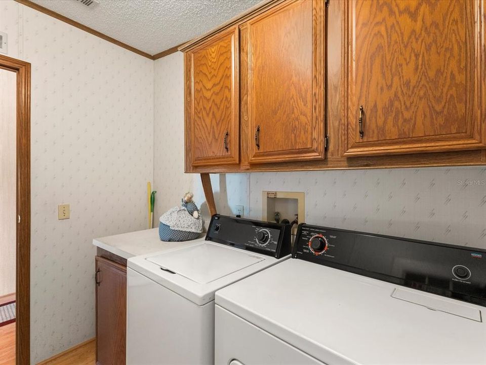 合同活跃: $165,000 (2 贝兹, 2 浴室, 1248 平方英尺)