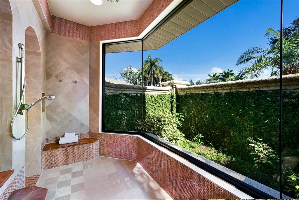 For Sale: $3,350,000 (4 beds, 5 baths, 6376 Square Feet)