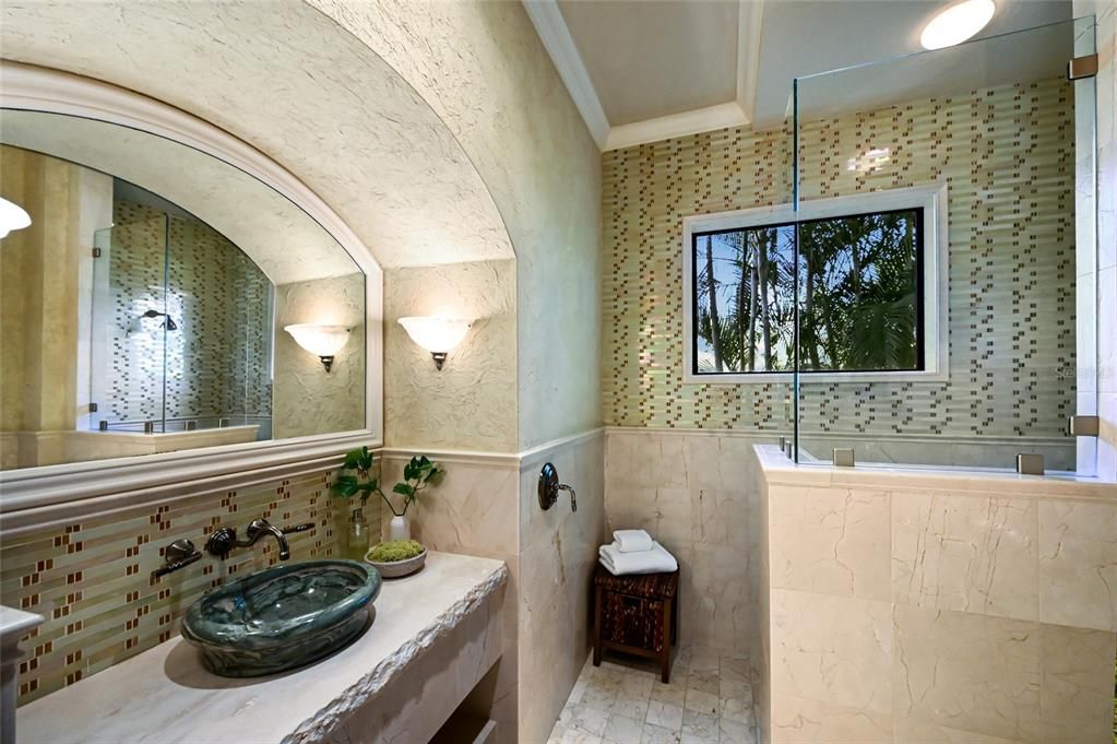 For Sale: $3,350,000 (4 beds, 5 baths, 6376 Square Feet)