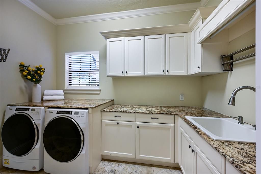 For Sale: $3,350,000 (4 beds, 5 baths, 6376 Square Feet)