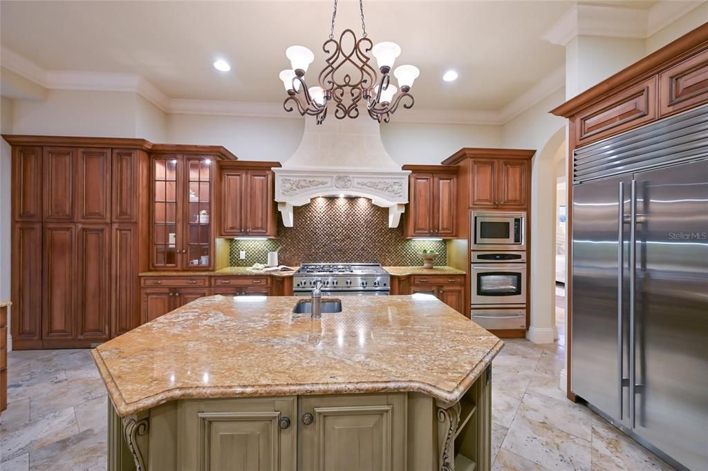 For Sale: $3,350,000 (4 beds, 5 baths, 6376 Square Feet)