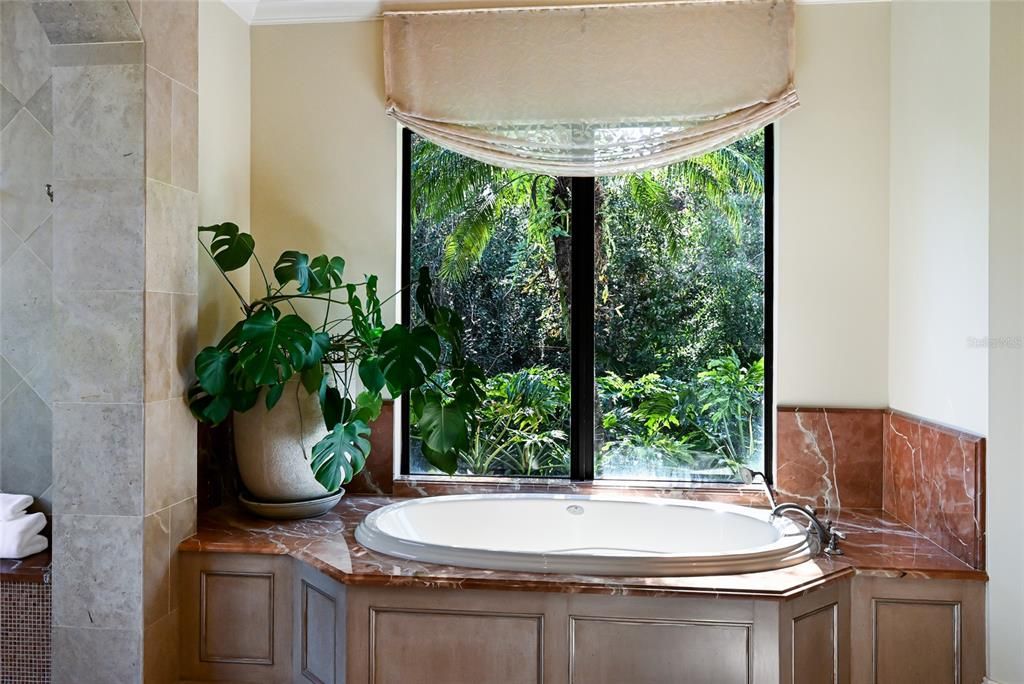 For Sale: $3,350,000 (4 beds, 5 baths, 6376 Square Feet)