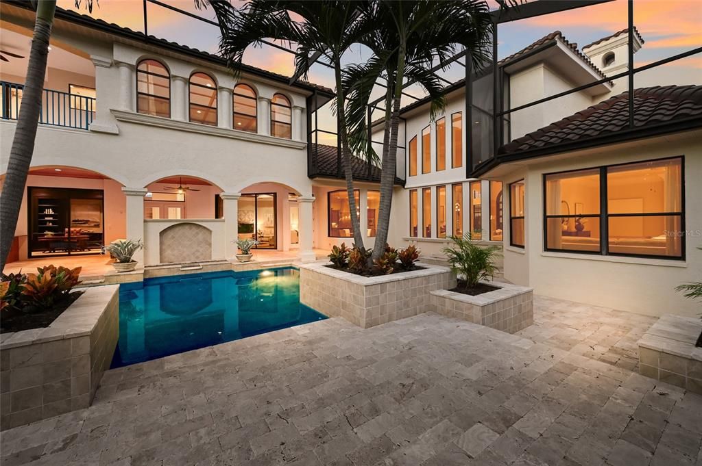 For Sale: $3,350,000 (4 beds, 5 baths, 6376 Square Feet)