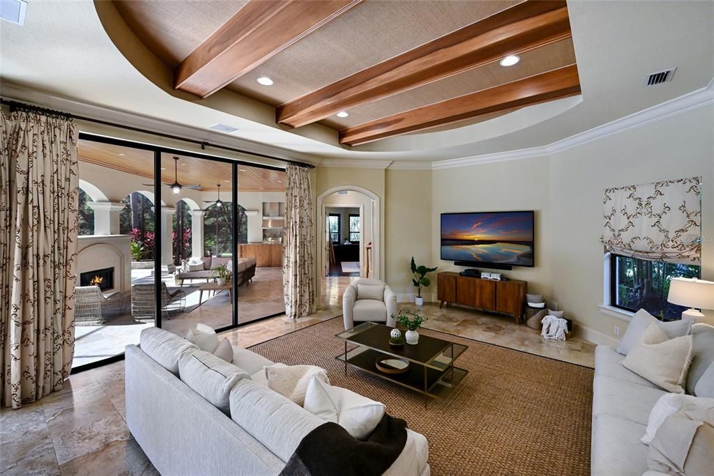 For Sale: $3,350,000 (4 beds, 5 baths, 6376 Square Feet)