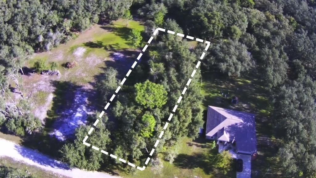 На продажу: $27,500 (0.55 acres)