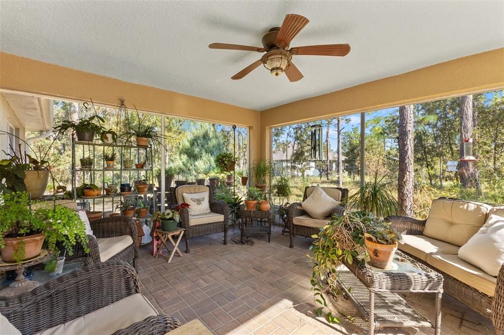 En Venta: $359,000 (4 camas, 2 baños, 2429 Pies cuadrados)