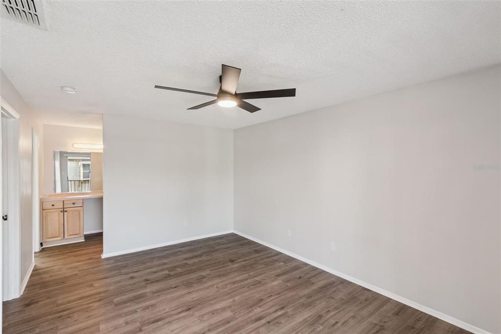 En Venta: $200,000 (2 camas, 2 baños, 1084 Pies cuadrados)