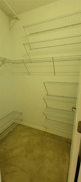 出租: $2,400 (4 贝兹, 3 浴室, 2050 平方英尺)