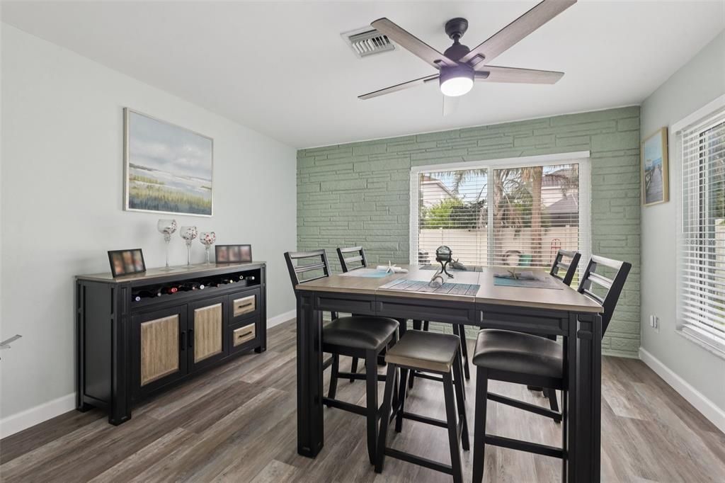 For Rent: $2,400 (2 beds, 2 baths, 1644 Square Feet)