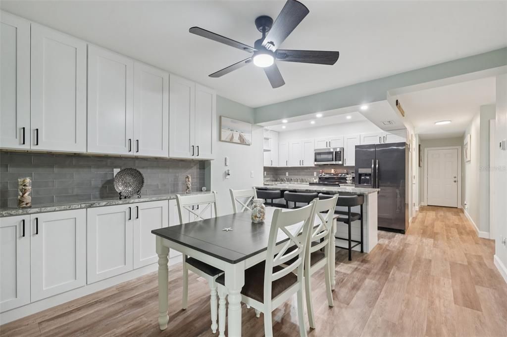 For Rent: $2,400 (2 beds, 2 baths, 1644 Square Feet)