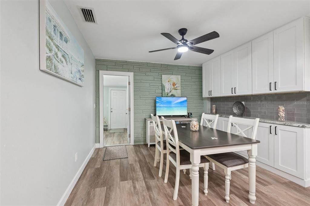 For Rent: $2,400 (2 beds, 2 baths, 1644 Square Feet)