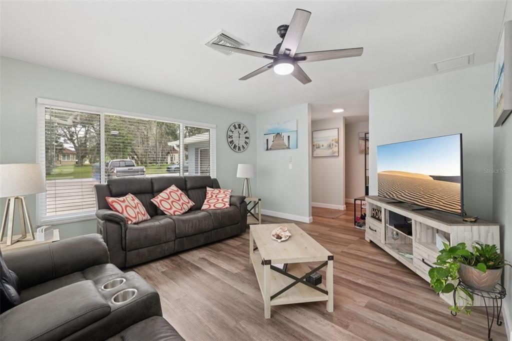 For Rent: $2,400 (2 beds, 2 baths, 1644 Square Feet)