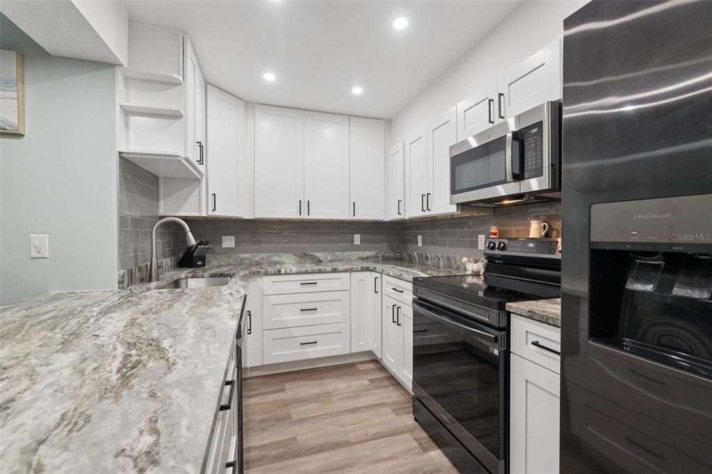 For Rent: $2,400 (2 beds, 2 baths, 1644 Square Feet)