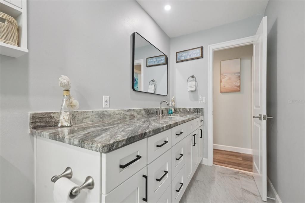 For Rent: $2,400 (2 beds, 2 baths, 1644 Square Feet)