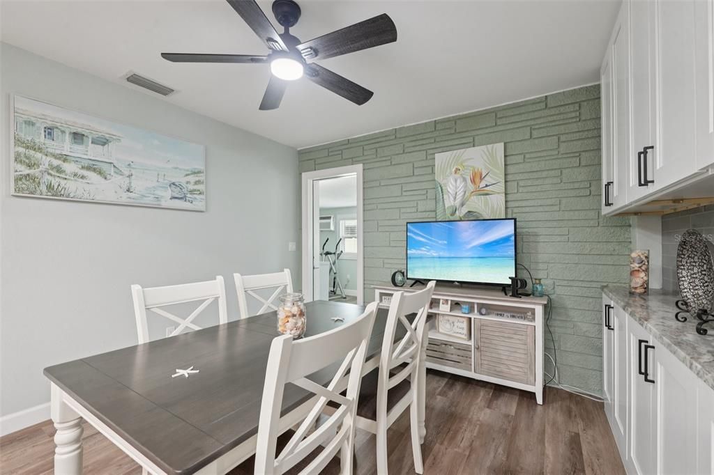 For Rent: $2,400 (2 beds, 2 baths, 1644 Square Feet)