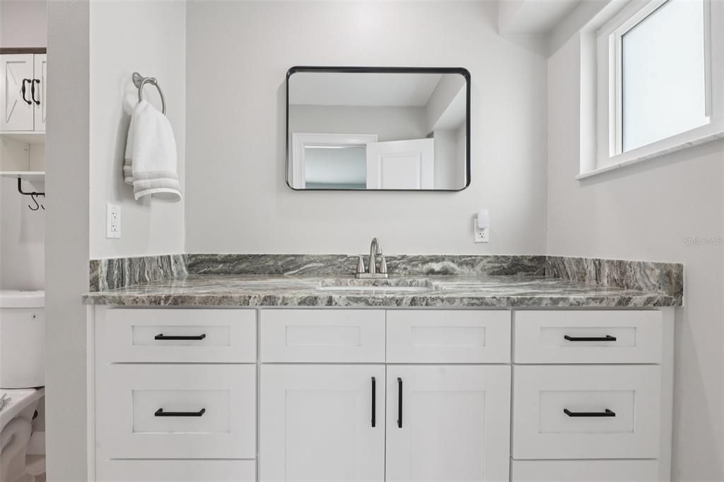 For Rent: $2,400 (2 beds, 2 baths, 1644 Square Feet)