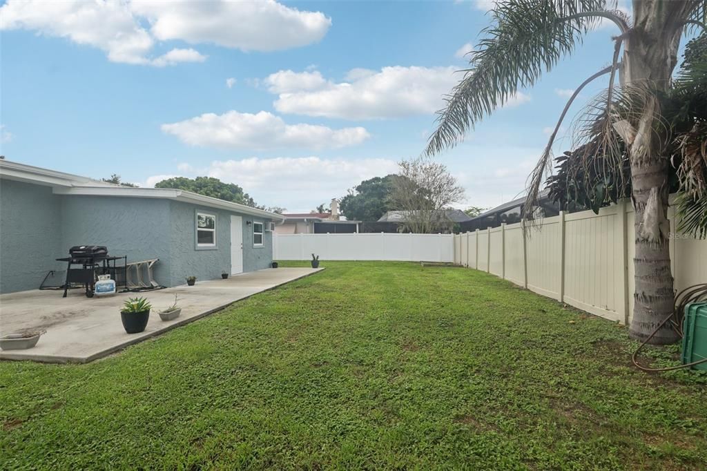 For Rent: $2,400 (2 beds, 2 baths, 1644 Square Feet)