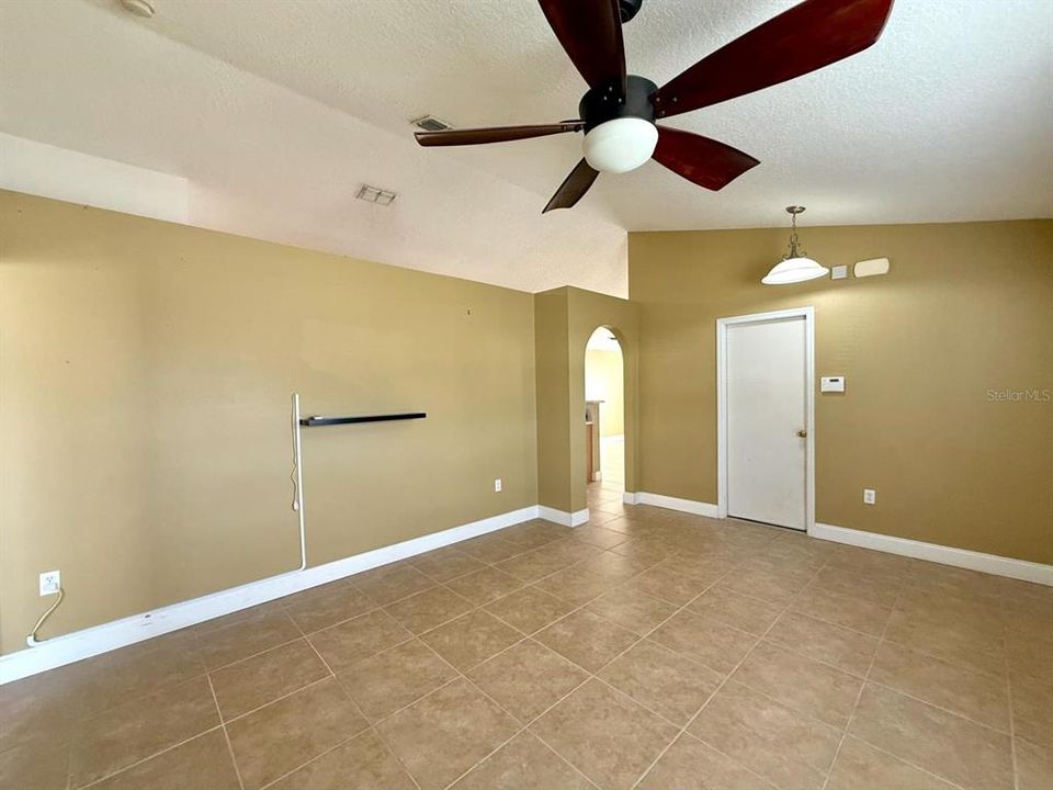 En Venta: $289,000 (3 camas, 2 baños, 1535 Pies cuadrados)