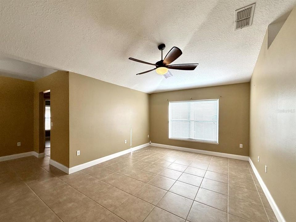 En Venta: $289,000 (3 camas, 2 baños, 1535 Pies cuadrados)