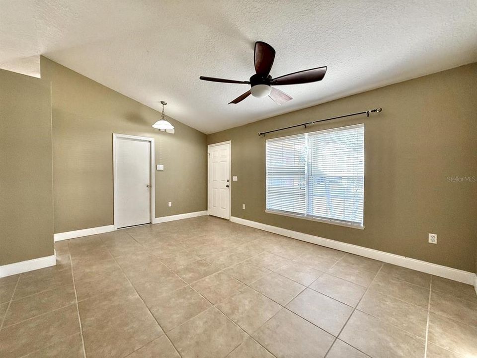 En Venta: $289,000 (3 camas, 2 baños, 1535 Pies cuadrados)