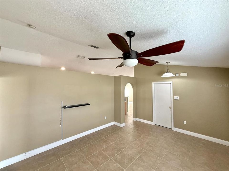 En Venta: $289,000 (3 camas, 2 baños, 1535 Pies cuadrados)