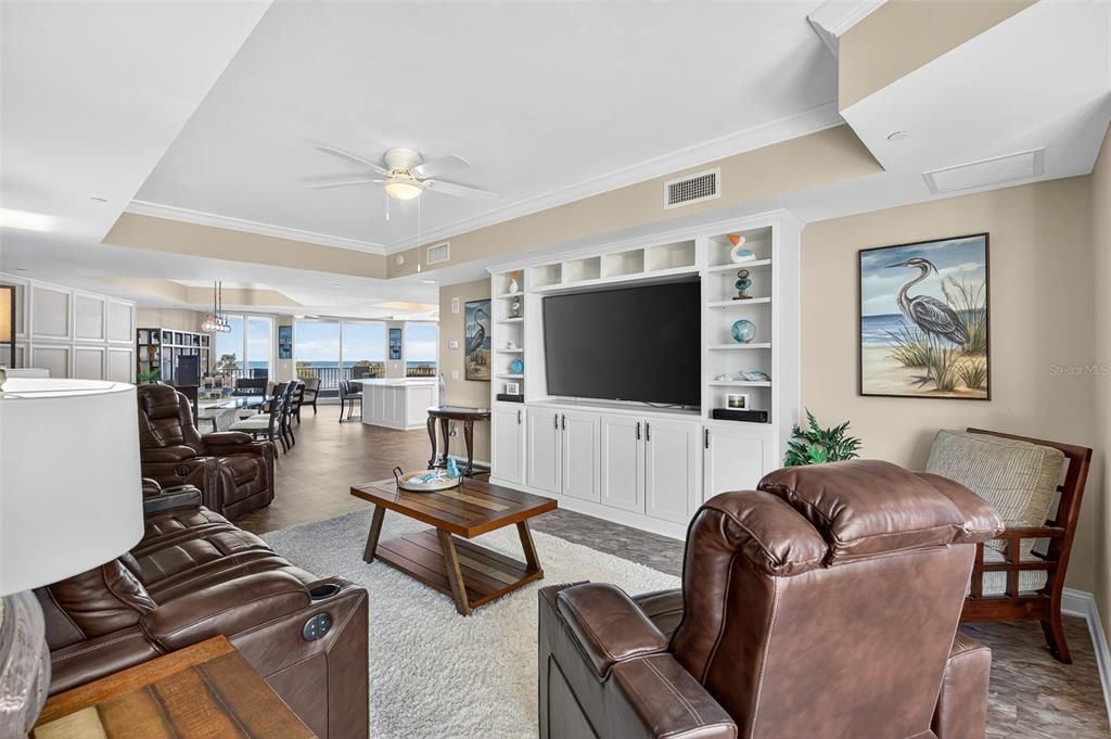 Active With Contract: $1,599,000 (4 beds, 3 baths, 2840 Square Feet)