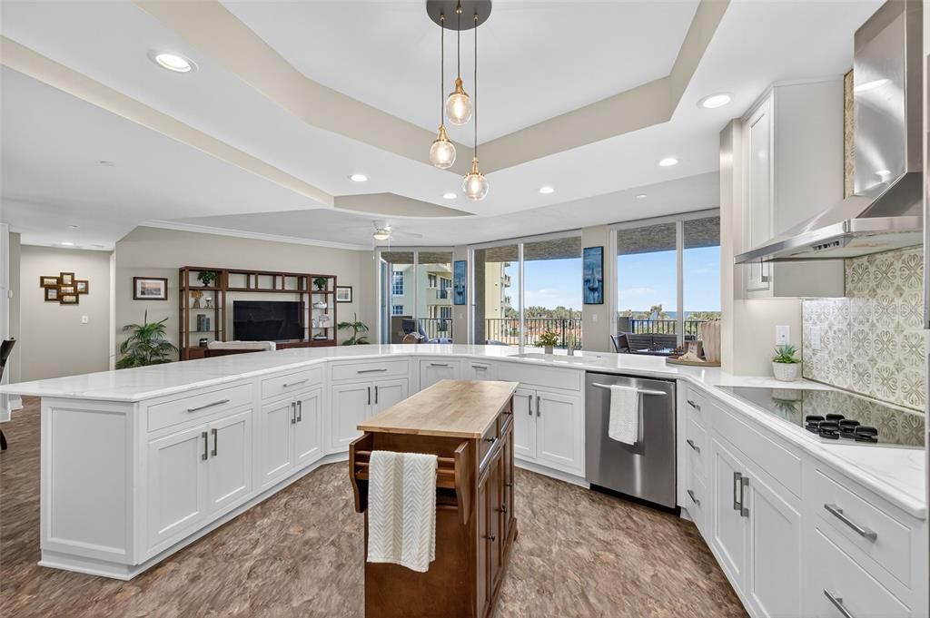 Active With Contract: $1,599,000 (4 beds, 3 baths, 2840 Square Feet)