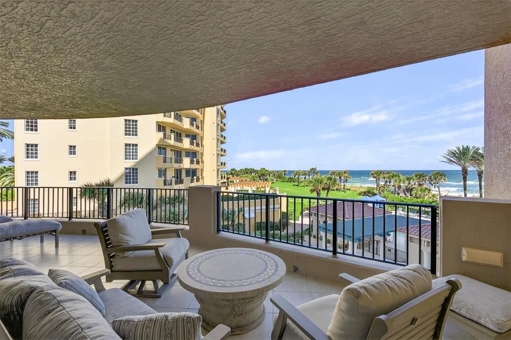 Active With Contract: $1,599,000 (4 beds, 3 baths, 2840 Square Feet)