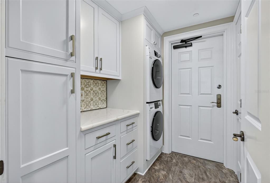 Active With Contract: $1,599,000 (4 beds, 3 baths, 2840 Square Feet)