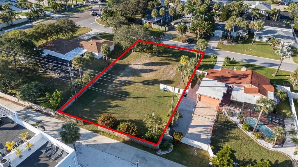 待售: $650,000 (0.31 acres)