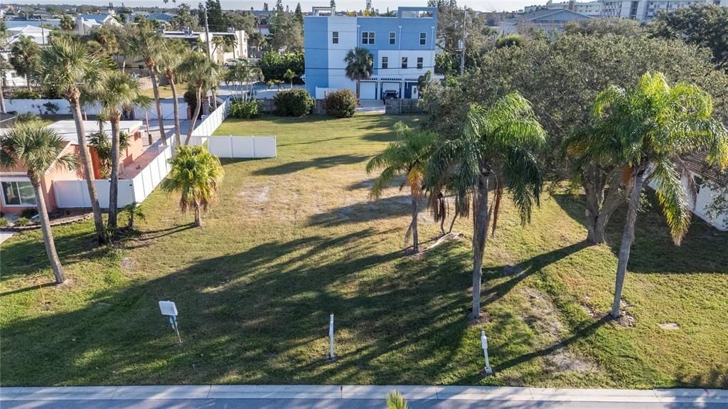 待售: $650,000 (0.31 acres)